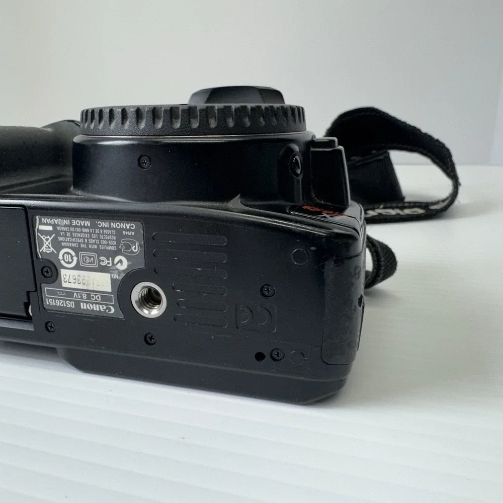 Canon EOS Rebel XTi Camera Body FOR PARTS OR REAPIR ONLY